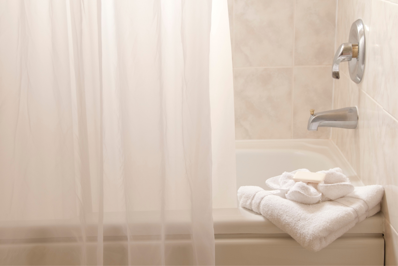 clean shower curtains in washing machine