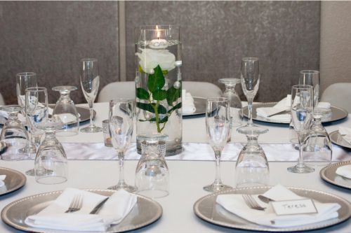 Dinner Table Like a Pro