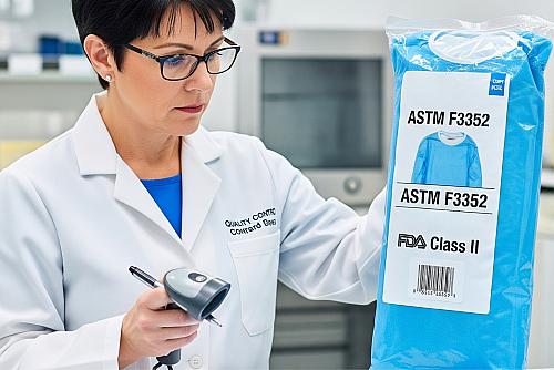 Best Medical Gowns for Hospitals & Clinics 