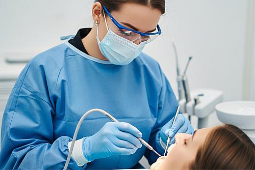 Surgical Gowns vs Isolation Gowns