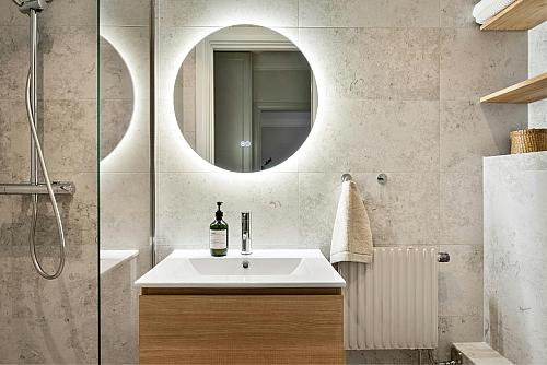 Hotel Mirror Installation Guidelines