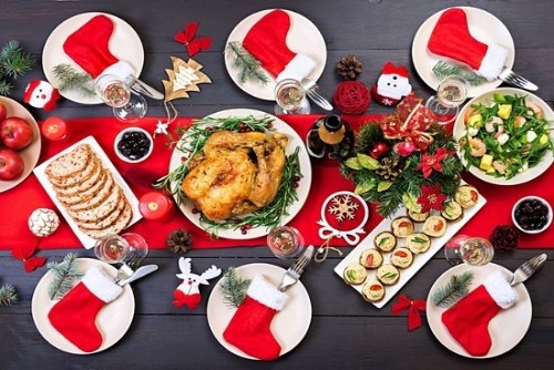 Modern vs Traditional Christmas Table